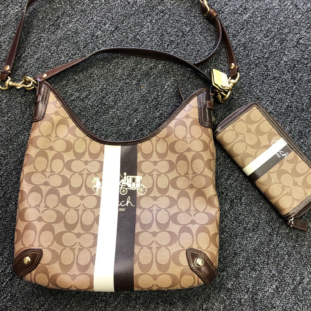 Coach bag & wallet “Authentic”